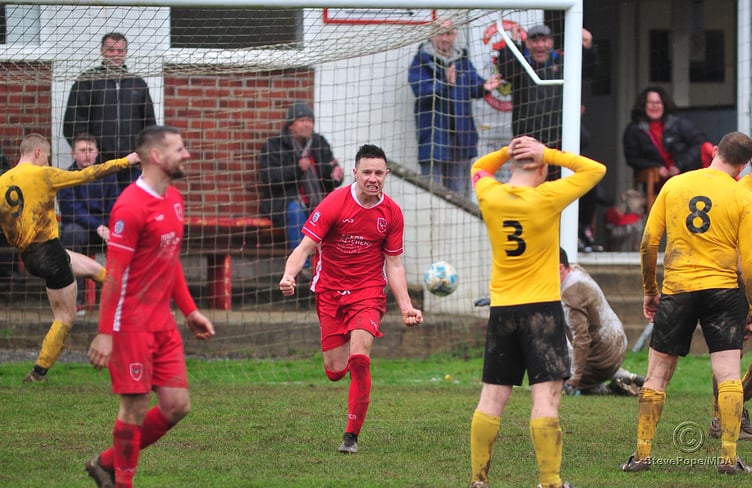 Kingsteignton Athletic versus Ilsington Villa