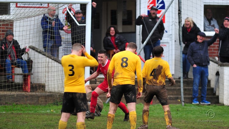 Kingsteignton Athletic versus Ilsington Villa