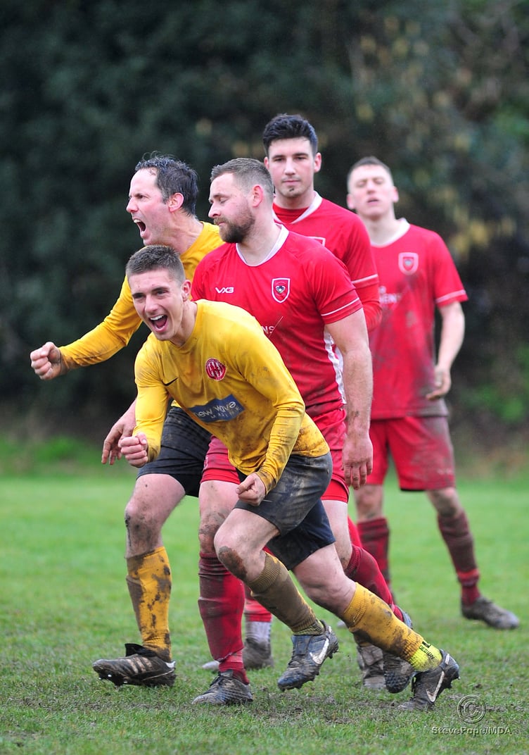 Kingsteignton Athletic versus Ilsington Villa