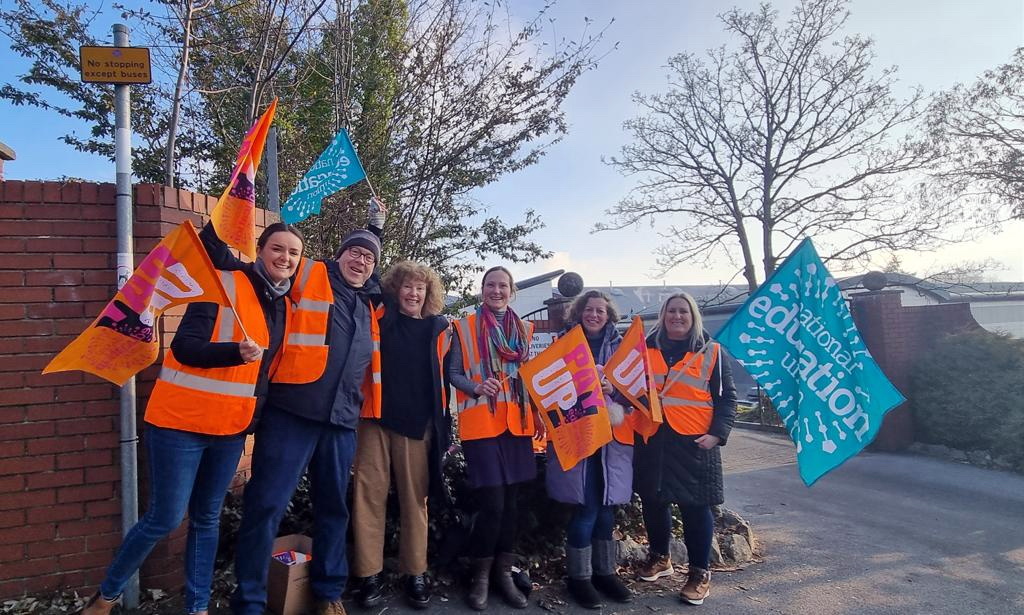Teachers on the picket line at the Coombeshead Academy
in Newton Abbot.