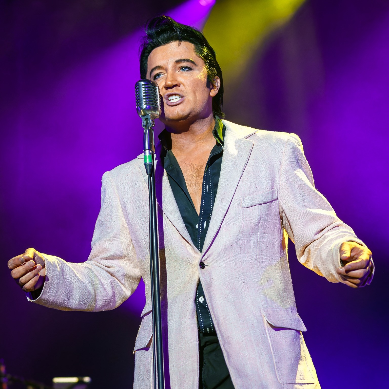 Ben was named the 'Ultimate Elvis Tribute' in 2012 and has performed at Elvis' home of Graceland
