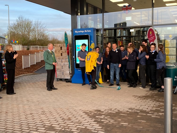 Wellington Mayor Mark Lithgow declared the store officially open before cutting the ribbon