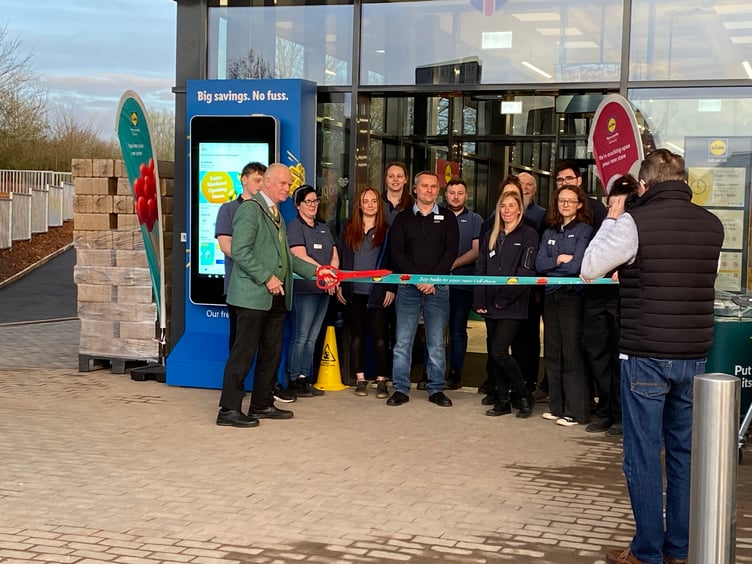 Wellington Mayor Mark Lithgow declared the store officially open before cutting the ribbon
