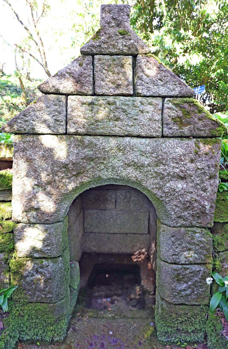 Liskeard Old Cornwall Society (OCS) member and residents of St Keyne came together recently to give the Holy Well just outside the village its annual tidy up