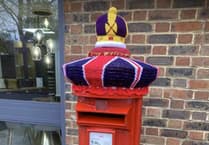 Knitted crown for Petersfield post box to celebrate coronation