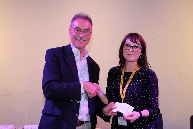A cheque presentation of £300 from the event was presented to the Principal Paula Smith by Brian Harding, one of the event organisers.
Images from the reunion at Queen Elizabeth’s School by Alan Quick.