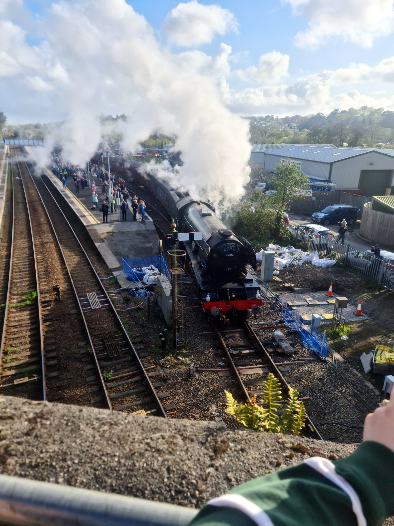 Leaving Par under her own steam. Picture: Elias O’Neill