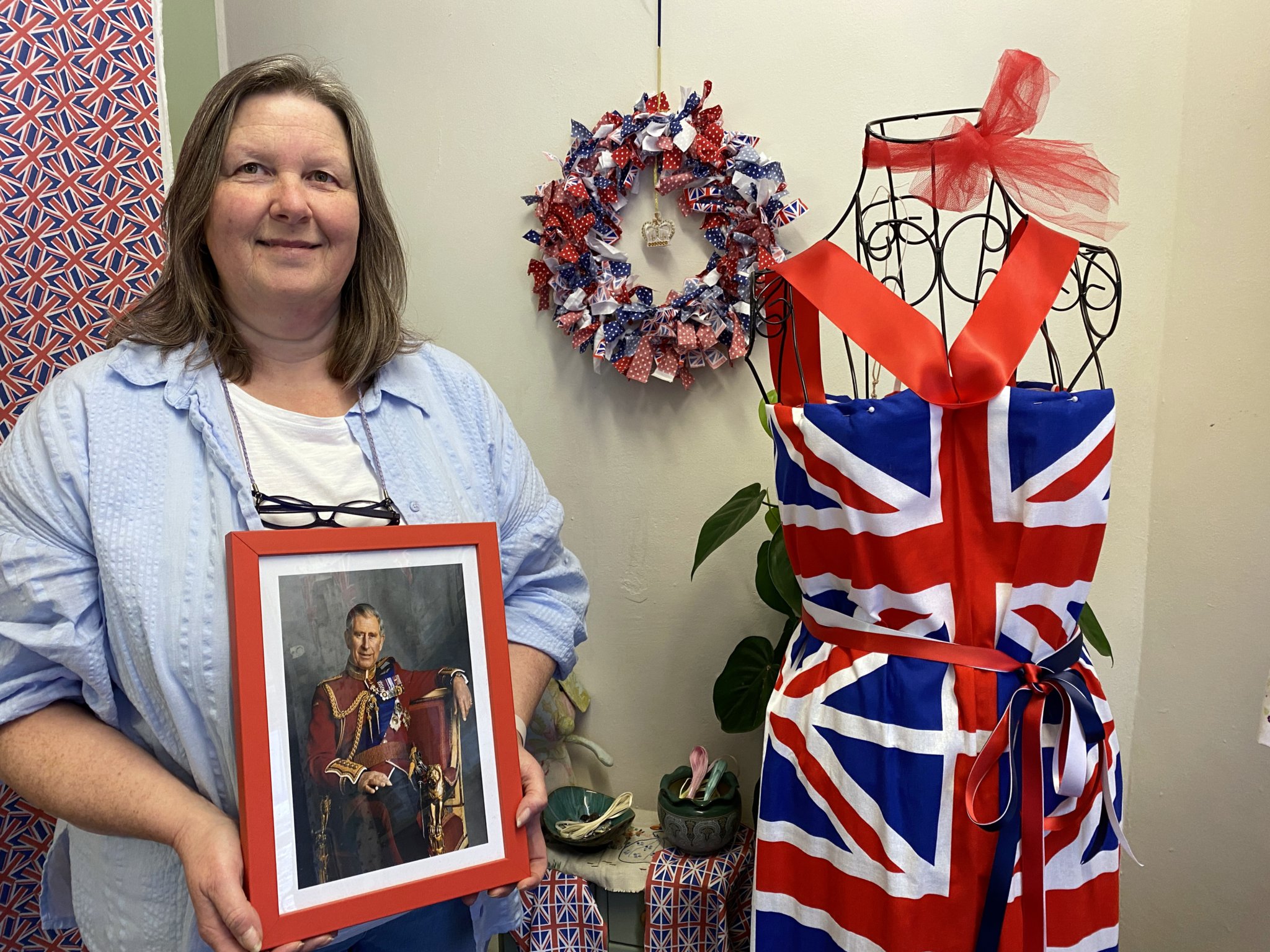 Lizi Hamilton and Victoria Judd and the Scrapstore’s Coronation celebration window.