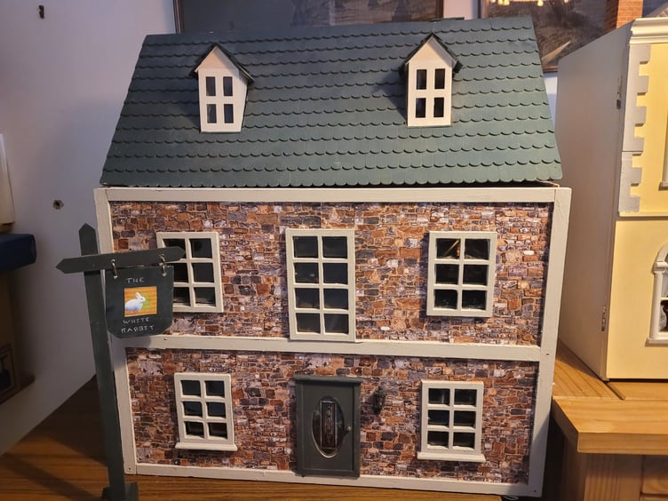 Hazel's fictional pub The White Rabbit