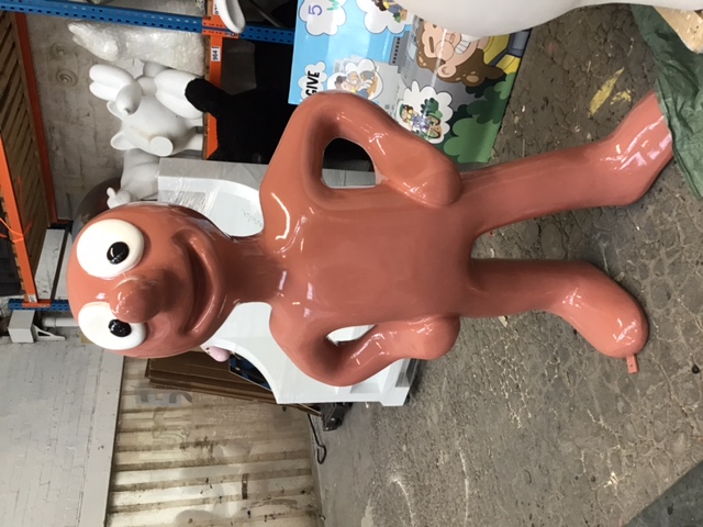 A plain morph statue made by Amanda Quellin