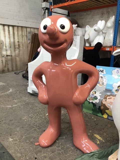 A plain morph statue made by Amanda Quellin