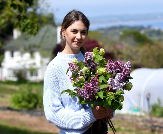 Growing beautiful and sustainable cut flowers