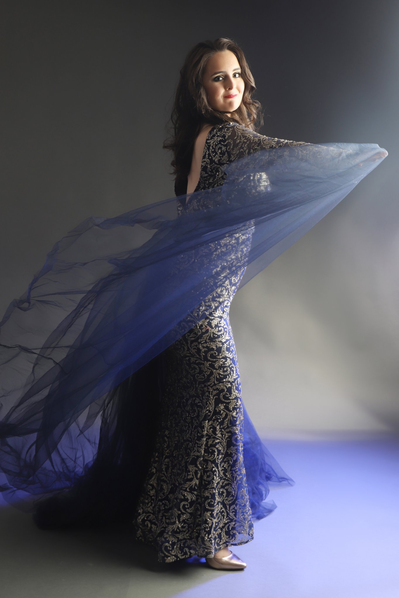 Mitzi Danielson-Kaslik wn 'Best Body' award from French magazine, Femme Rebelle