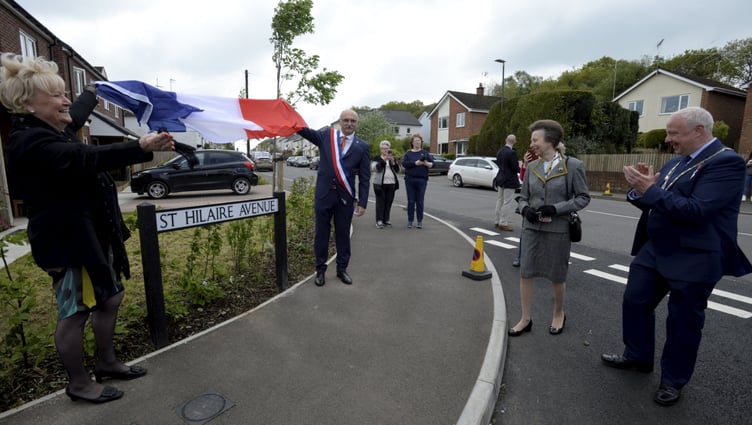 The sign for the newly-named Saint Hilaire Avenue is unveiled in Coleford. Pic: Paul Nicholls Photography.