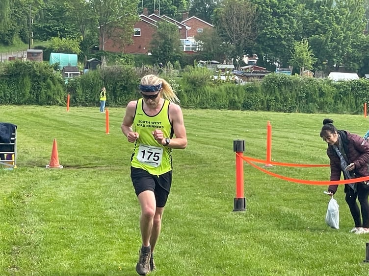 Crediton Crunch. AQ 8772