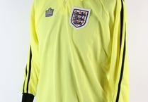 Net yourself a piece of legendary goalie’s kit