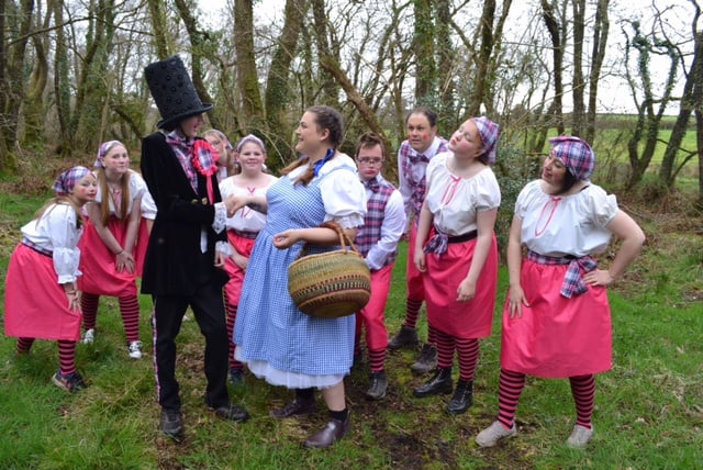 The Mayor, Dorothy and the Munchkins are ready for ANTS ‘The Wizard of Oz, which takes to the stage on May 31.