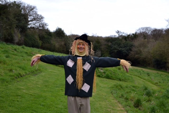 Simon Ward as Scarecrow.