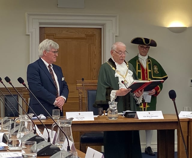 Mayor wins by-election for Farnham Residents as Tories come last place
