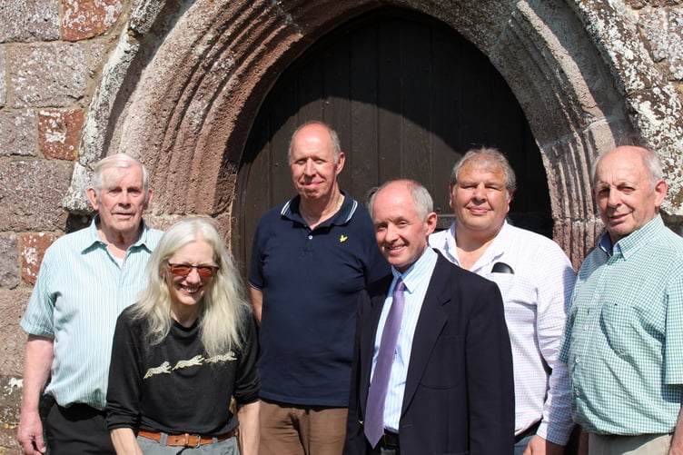 East Anstey - Ed Edgecombe, Martin Mogford, John Warne, Keith Bavin, Gerald Arscott, Catherine Thorpe. SR 7818
