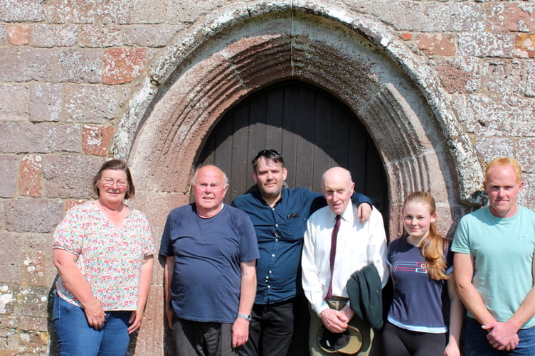 Swimbridge - Christine Ley, Esta Snell (15), Andrew Vincent, Tony Jeffery, Tony Barrable, Andrew Snell (Esta’s father). SR 7821
