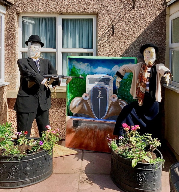 ABOVE: Bonnie and Clyde. RIGHT: Ursula the Sea Witch.
BELOW: David Attenborough. BELOW RIGHT: Marlo