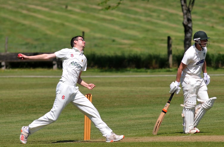 Devon Cricket League A Division. Abbotskerswell versus Kilmington.