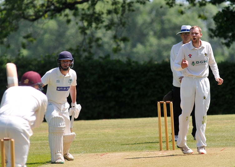 Devon Cricket League A Division. Abbotskerswell versus Kilmington.