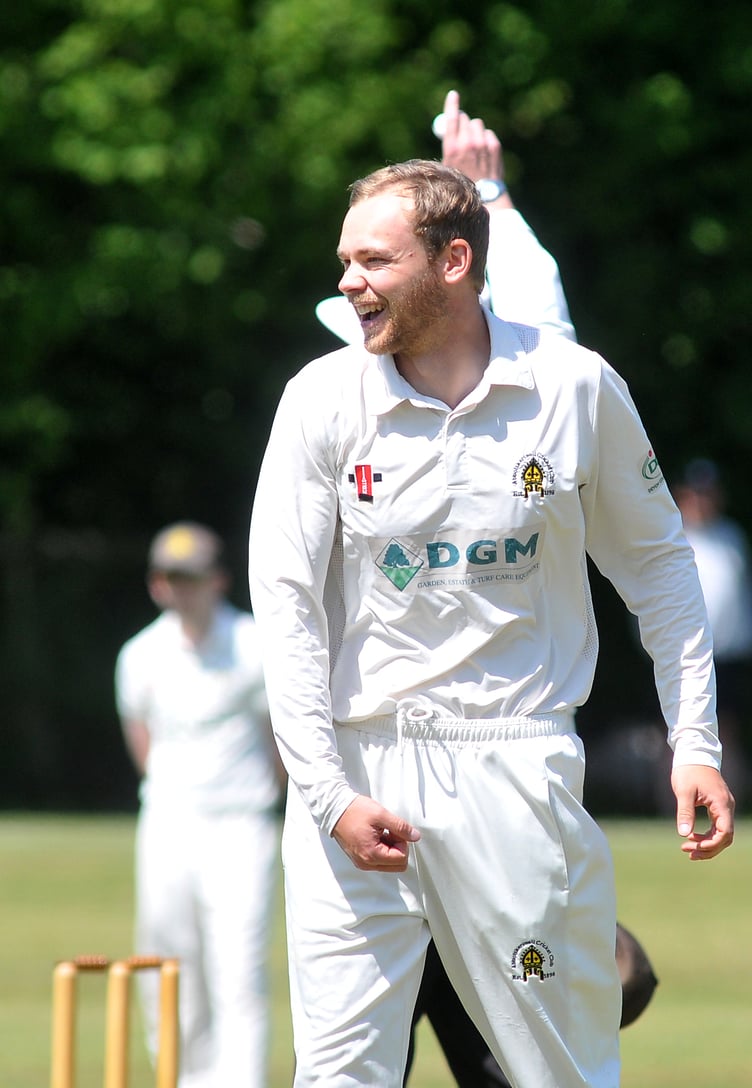 Devon Cricket League A Division. Abbotskerswell versus Kilmington.