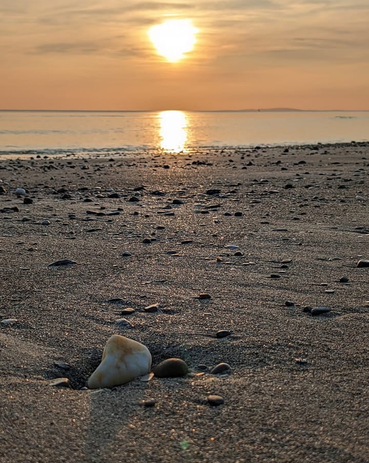 Peter Cundle took this photo of the sun setting at Tywyn