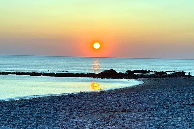 Sunset over Clarach Bay, captured by Shan Simkins