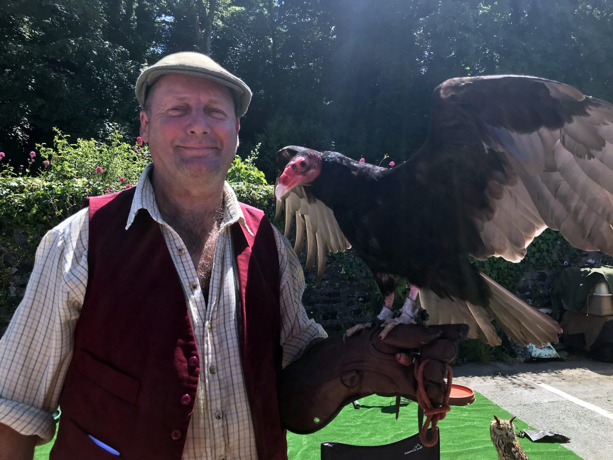 David Buncle of Peter Tavy with turnkey vulture Carrion Marion