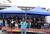 Hundreds enjoy Raglan’s festival and street party