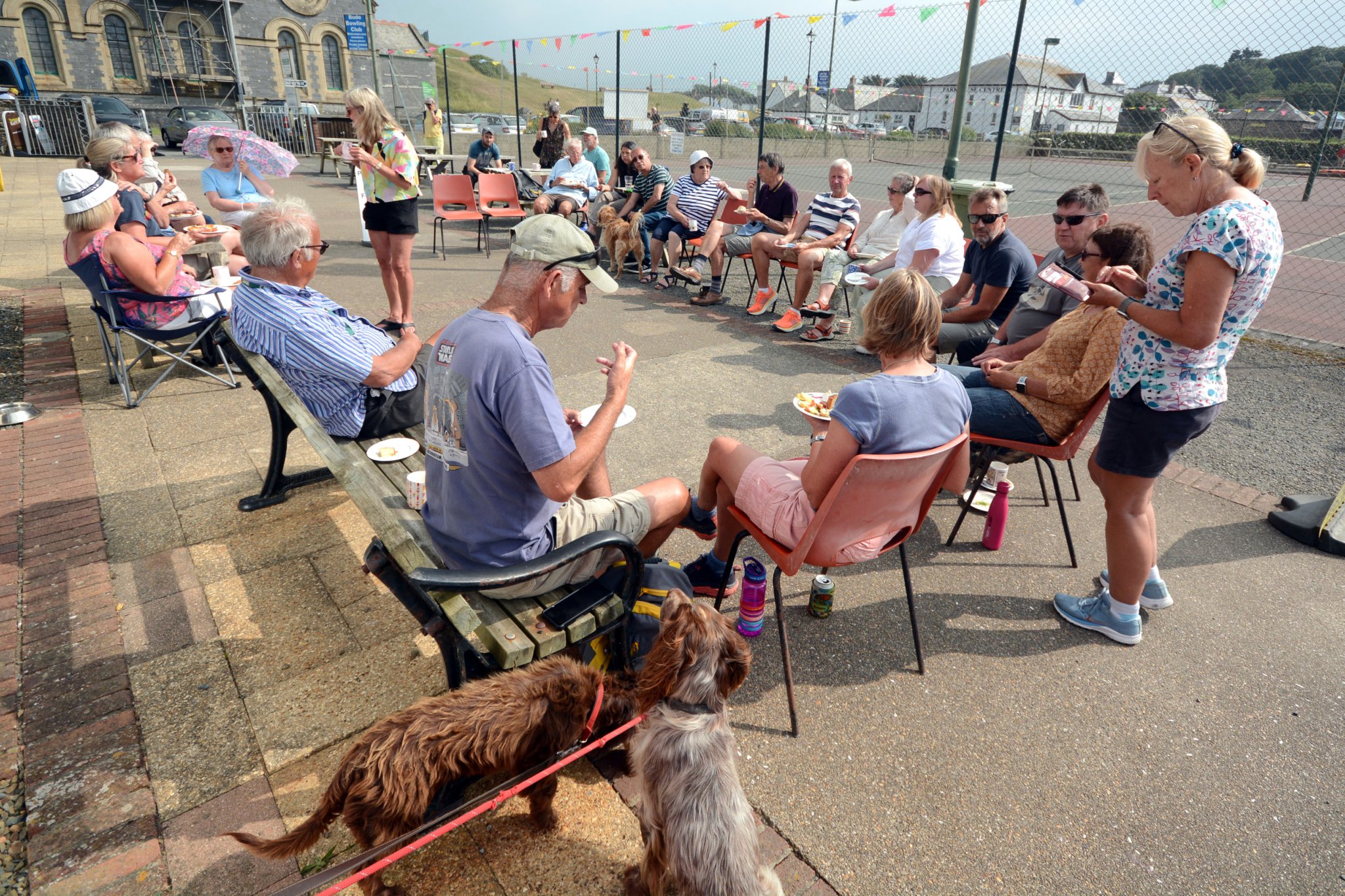 More than 30 people enjoyed a fun day out in the sunshine for the Bude Tennis Club’s ‘Walking Quiz’