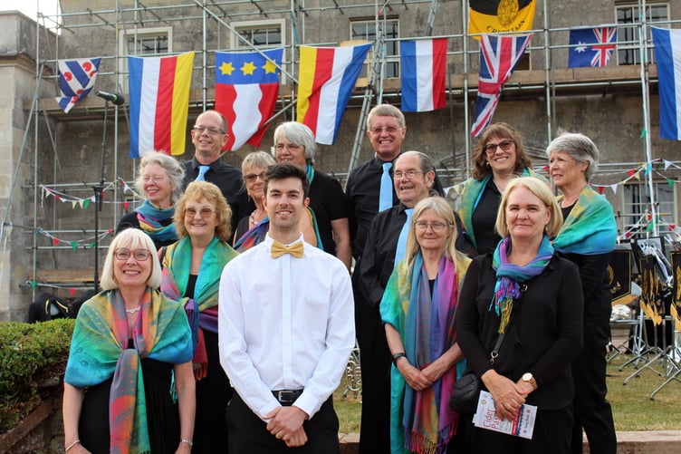 The Hospiscare Choir. SR 8182