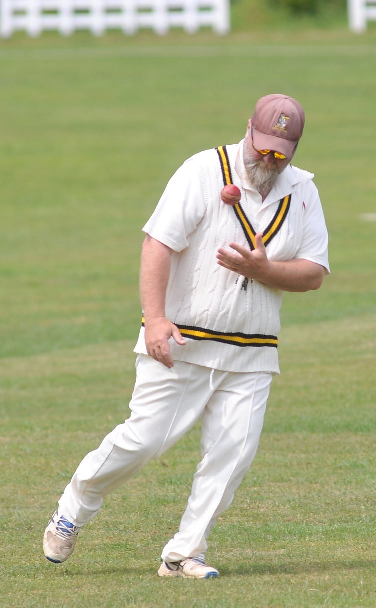 MDA170623C_SP001 Photo: Steve Pope Devon Cricket League D Division West. Ipplepen 2nd XI ; Hatherleigh 2nd XI.
