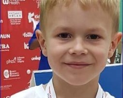 Boy who had kidney transplant from mum aged six to host free concert 