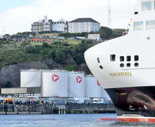 More photos of the Manxman entering Douglas for the first time