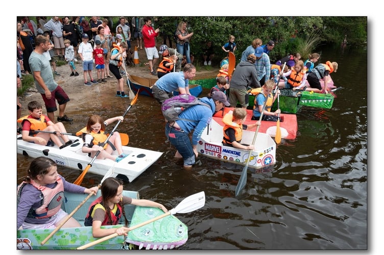 Elstead Paperboat Race 2023