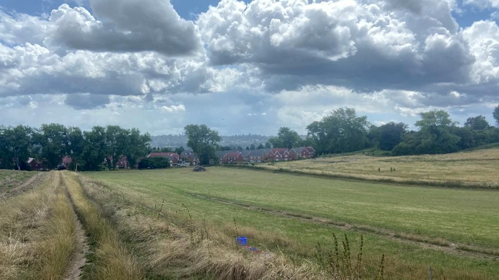 Video Battle brewing in Farnham Old Park as developer proposes 83