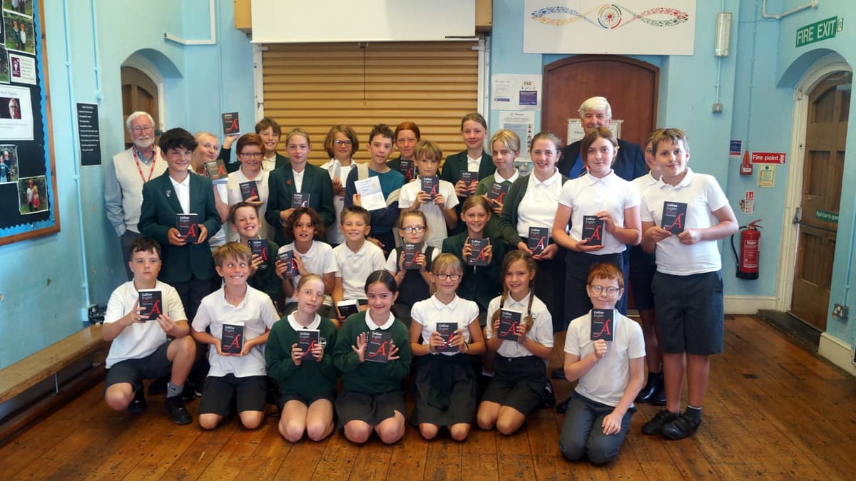 Dartmouth schoolleavers 'books for life' southhamstoday.co.uk
