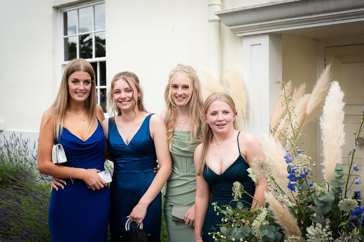 Images from the QE School Year 11 Summer Ball.