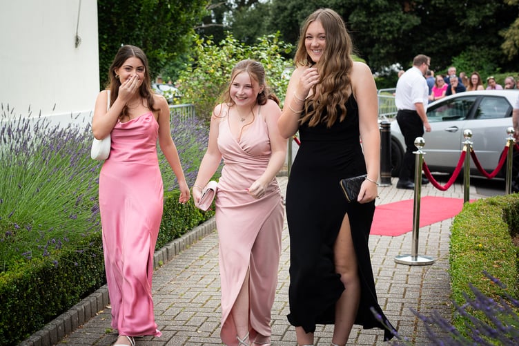 Images from the QE School Year 11 Summer Ball.