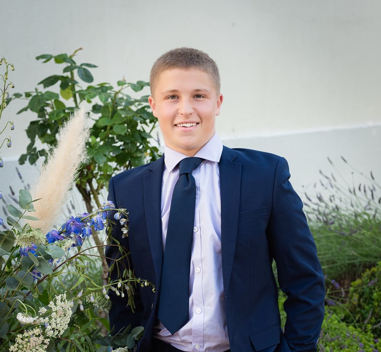 Images from the QE School Year 11 Summer Ball.