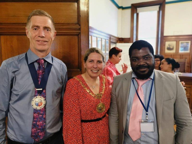 Cllr Natalie Byron-Teare and consort Mr Andy Teare with Solomon Zvivave (Zimbabwe)