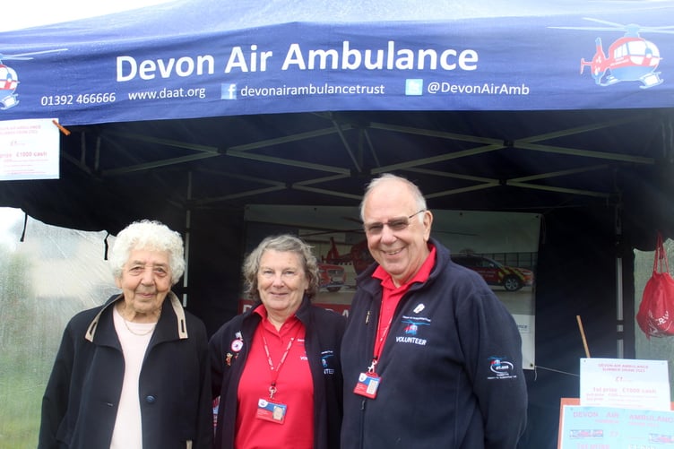 In the DAA tent were Gillian Gunn with Glynn and Margaret Eley, DAA Volunteers. SR 8569
