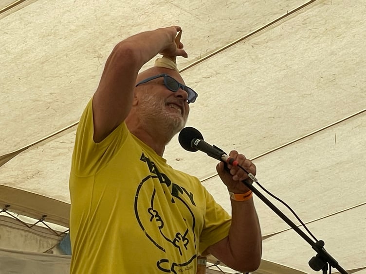 Keith Donnelly during his comedy routine.  AQ 4269