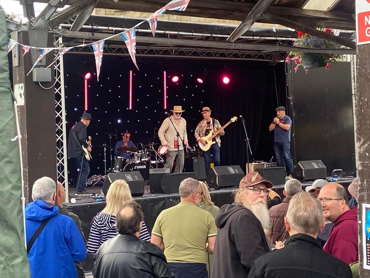 Blues rockers Blue 2 the Bone got the town dancing into the evening