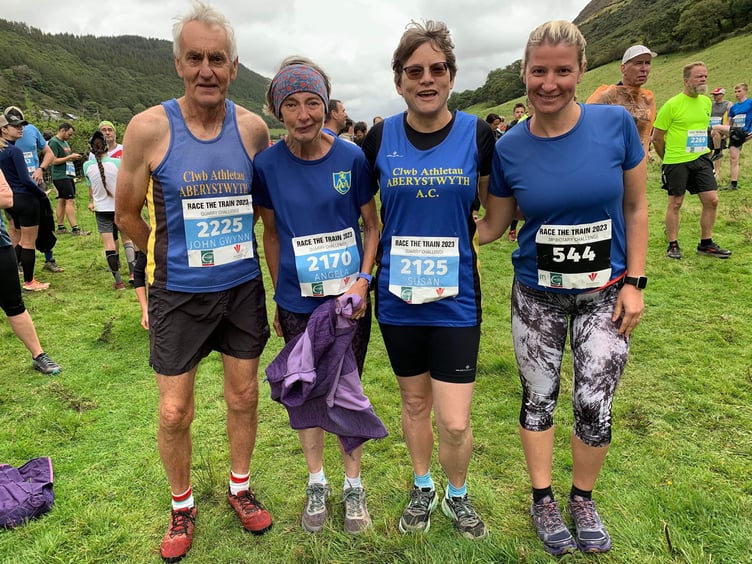 John Evans, Angela Self, Sue Lewis and Lina Land at Race the Train