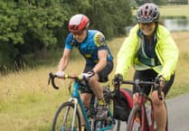 Alton Cycling Club raise £1,000 for Brainstrust